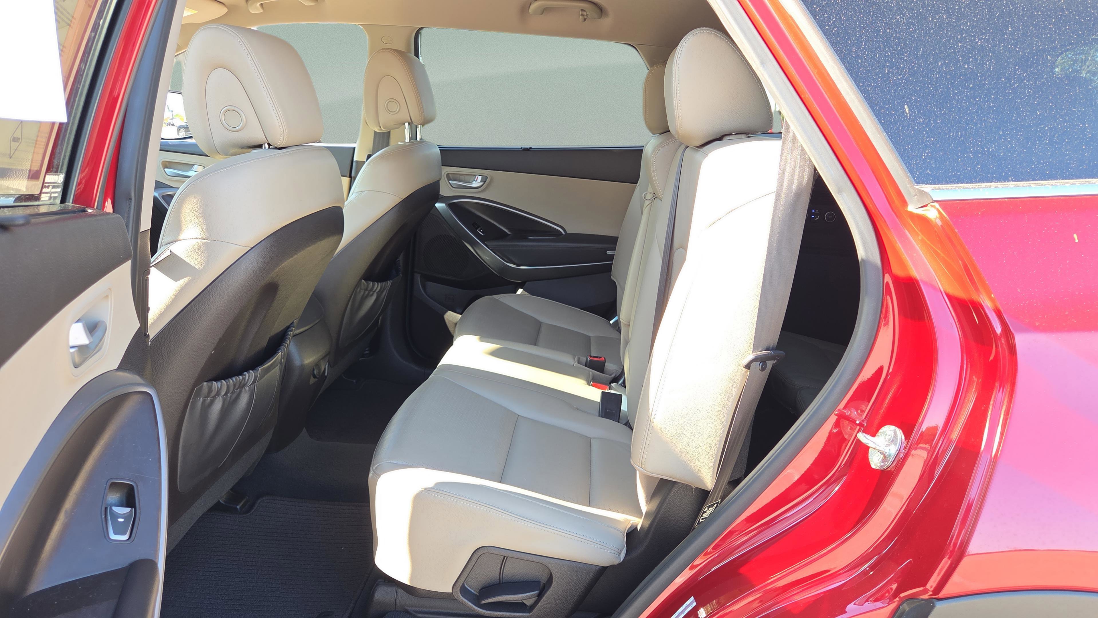 Used 2014 Hyundai Santa Fe GLS image 48