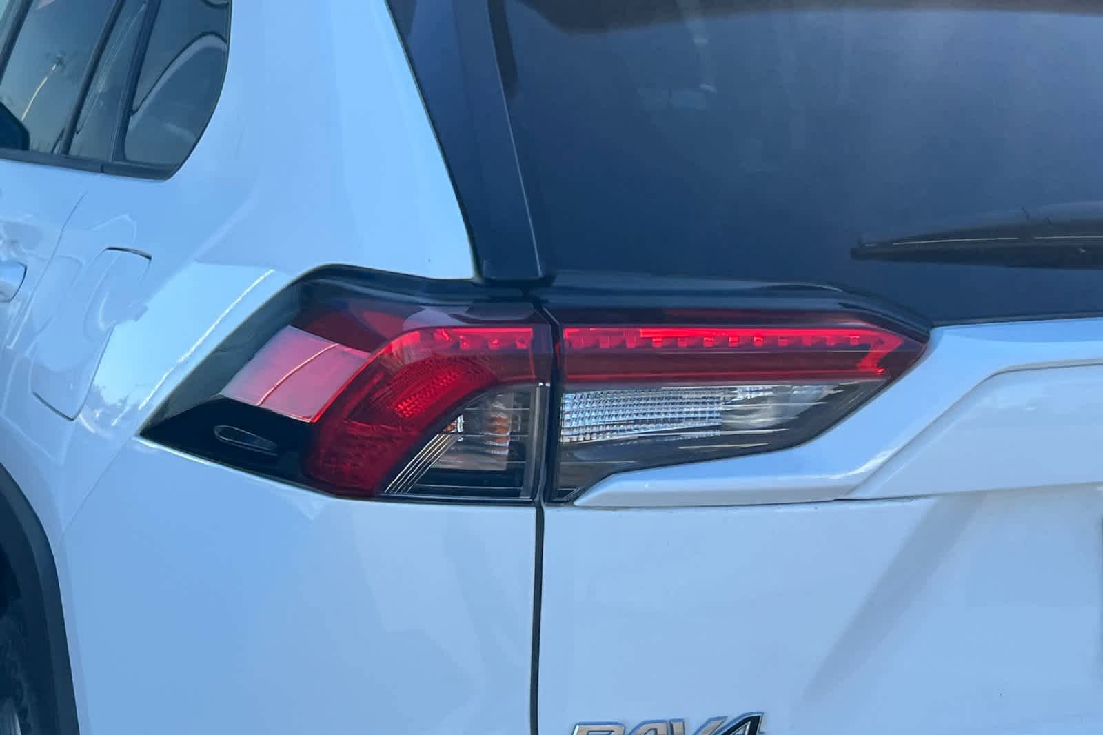 Used 2022 Toyota RAV4 LE AWD/4WD image 20
