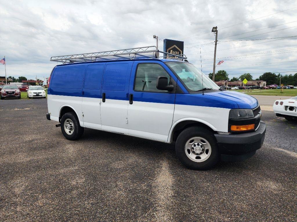 Used 2019 Chevrolet Express 2500 w/ Driver Convenience Package RWD image 2