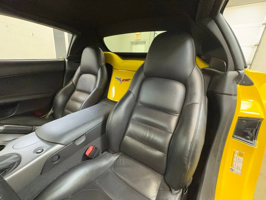 Used 2006 Chevrolet Corvette Convertible w/ Preferred Equipment Group RWD image 16