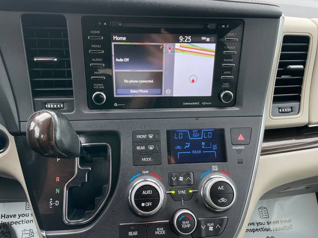 Used 2019 Toyota Sienna XLE FWD image 13