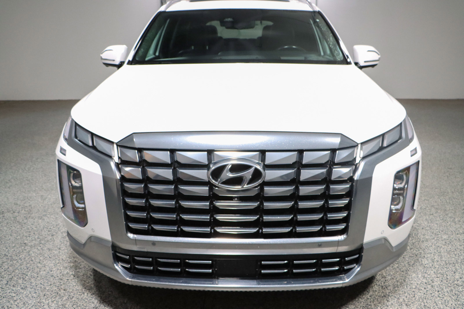 Used 2023 Hyundai Palisade Calligraphy image 4