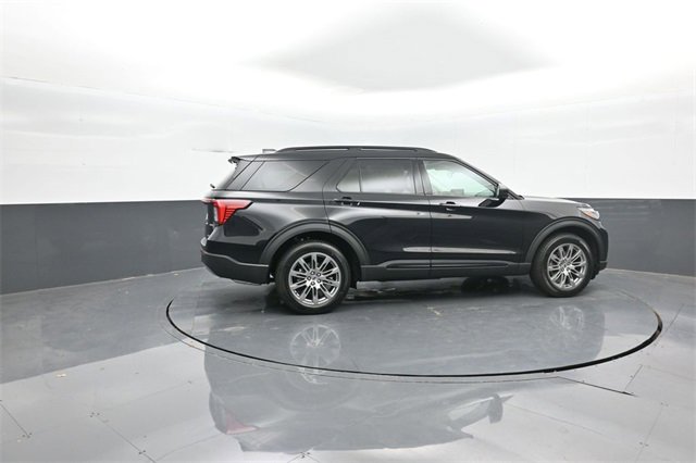 New 2026 Ford Explorer Active w/ Active Comfort Package image 8