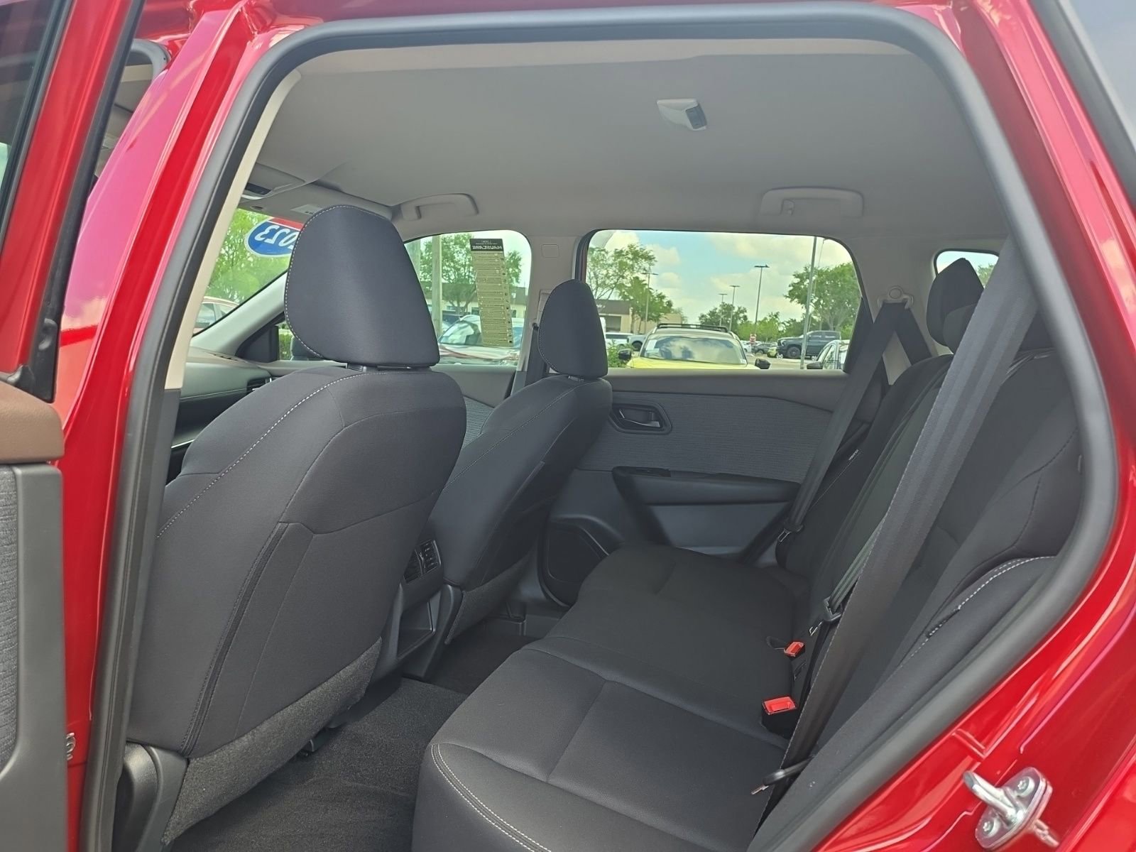 Used 2023 Nissan Rogue S image 19