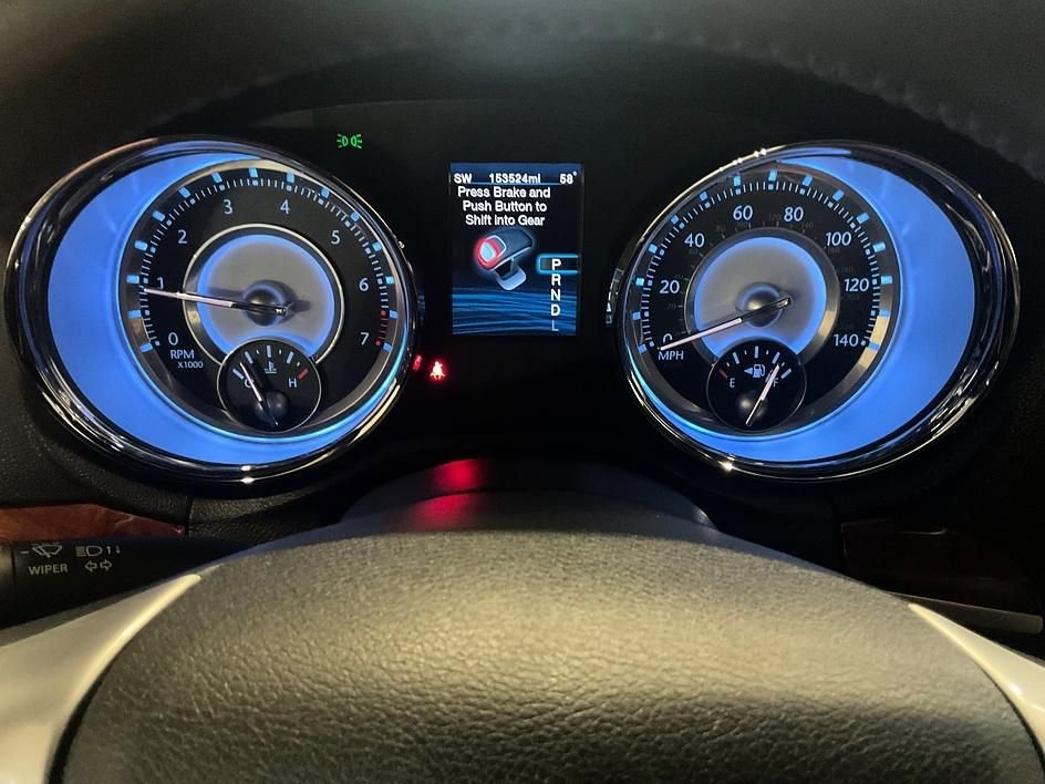 Used 2012 Chrysler 300 RWD image 6