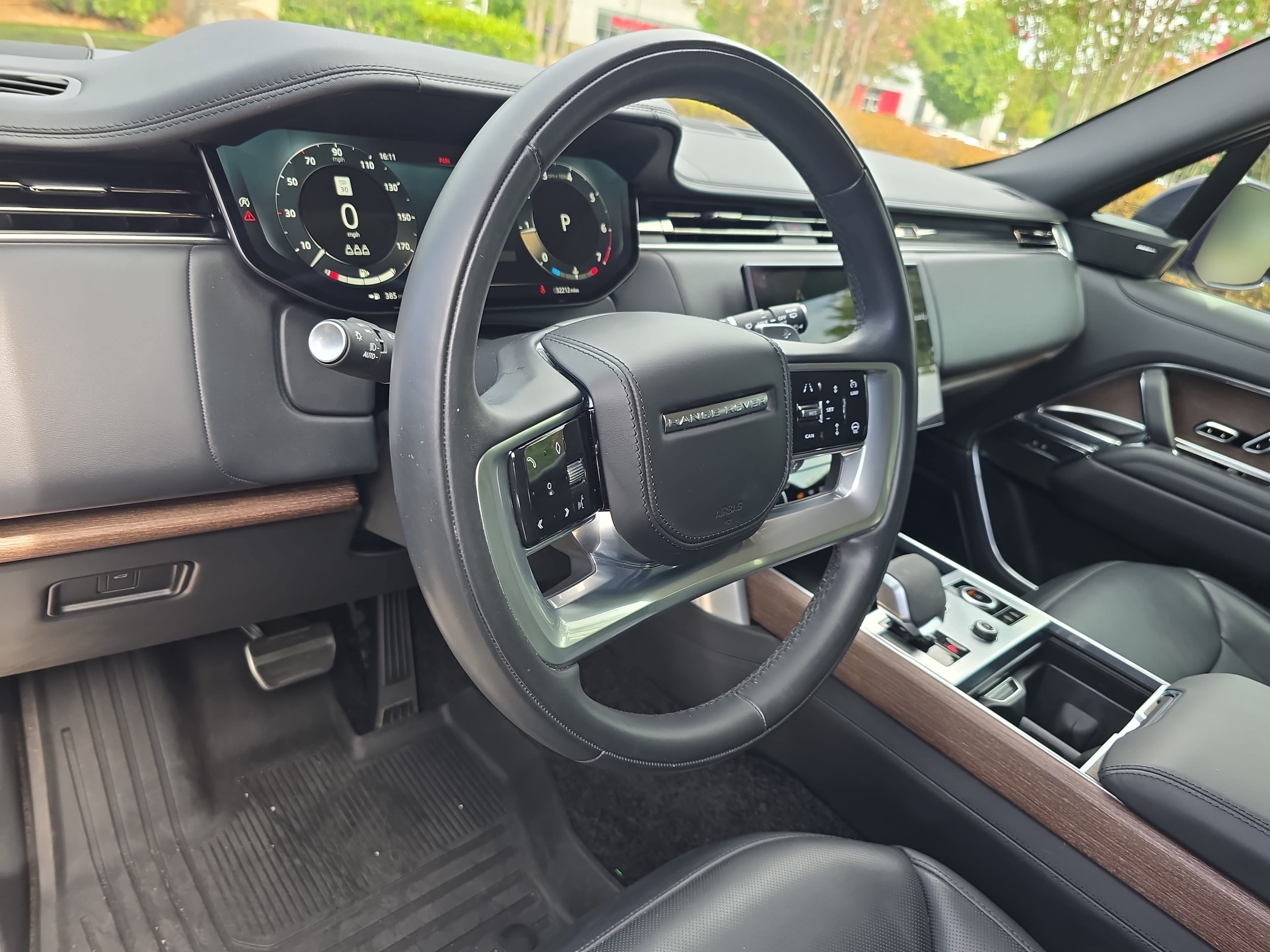 Certified 2023 Land Rover Range Rover SE AWD/4WD image 16