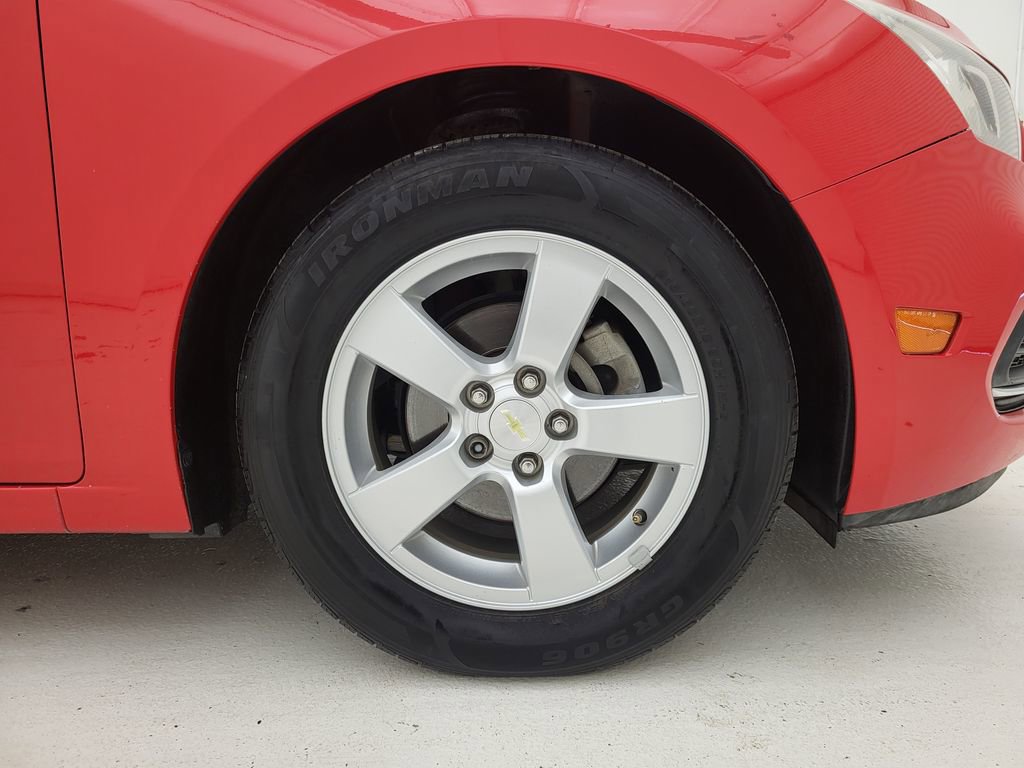Used 2015 Chevrolet Cruze LT image 17