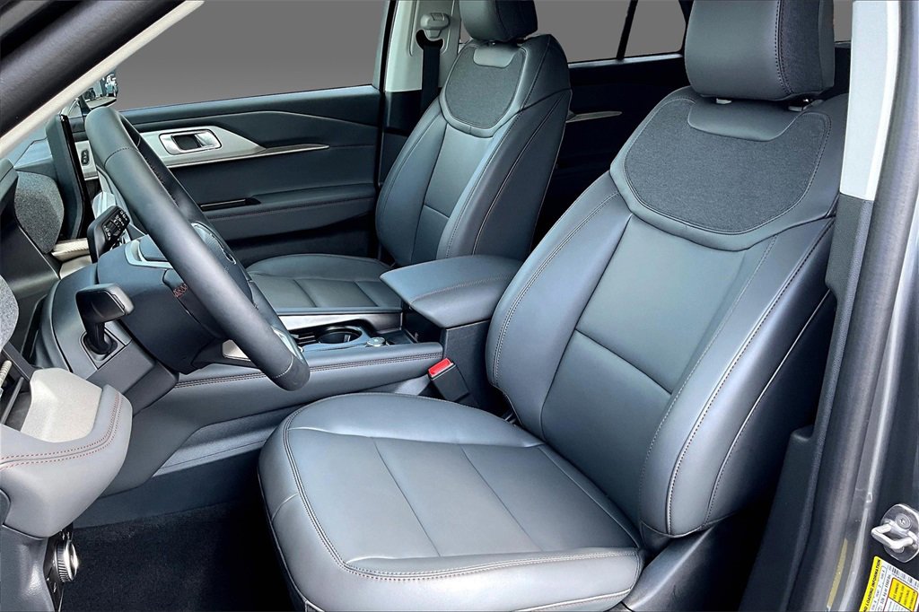 New 2025 Ford Explorer Active image 6