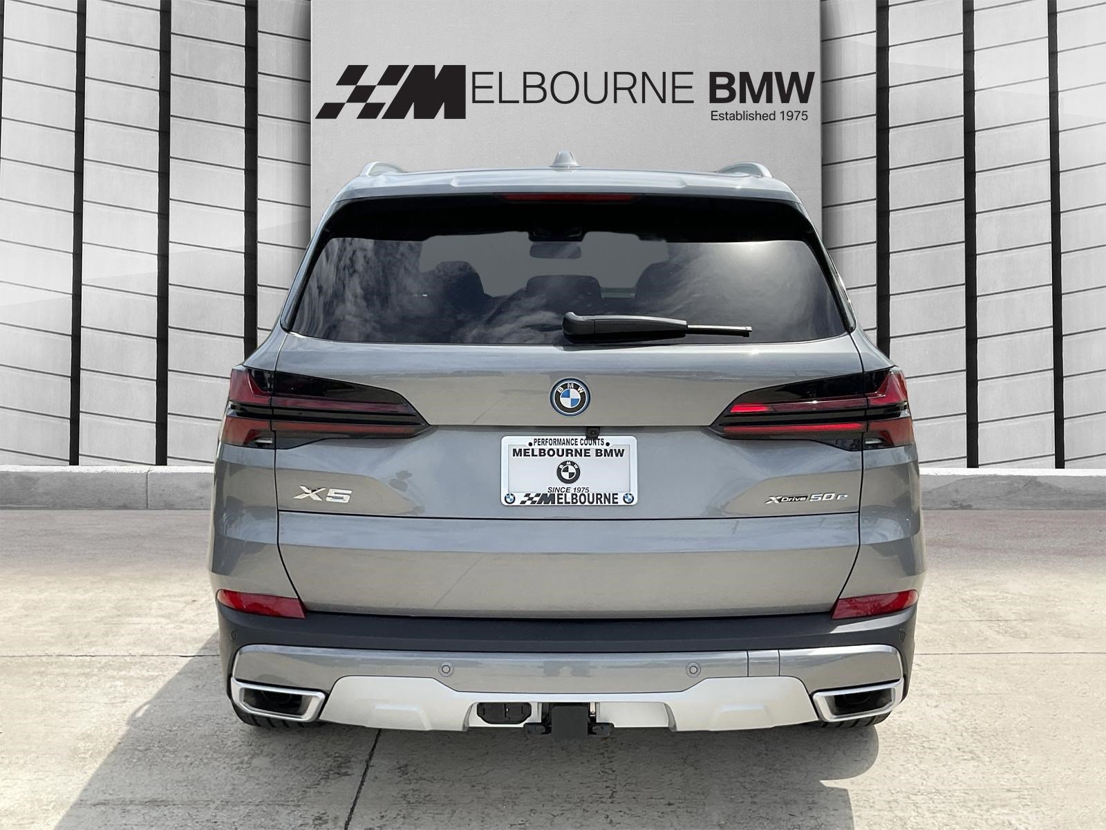 New 2026 BMW X5 xDrive50e w/ Premium Package AWD/4WD image 6