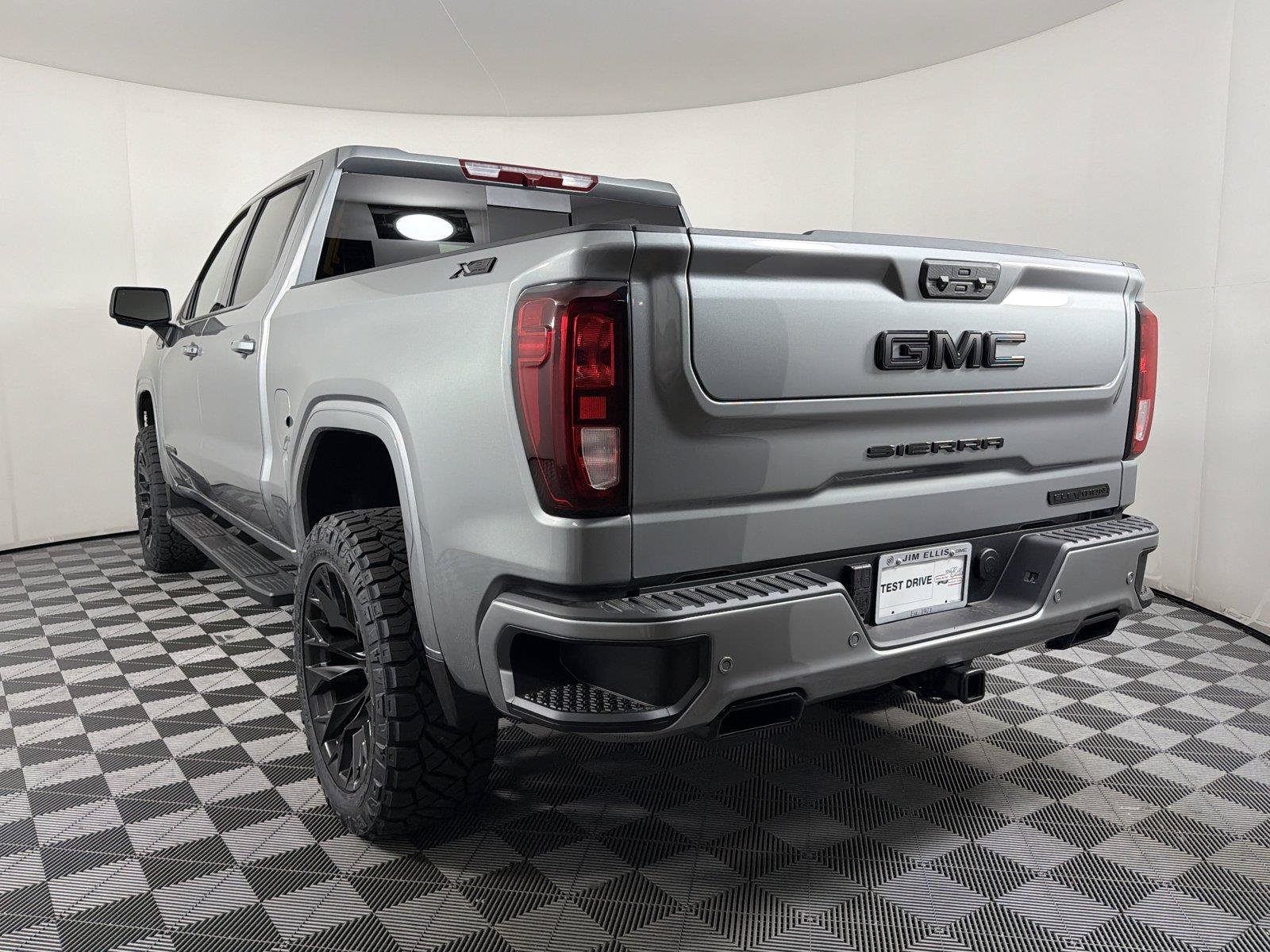 New 2026 GMC Sierra 1500 Elevation w/ Elevation Premium Package AWD/4WD image 4