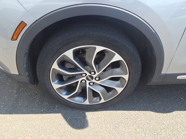 Certified 2023 Lincoln Nautilus Reserve AWD/4WD image 10