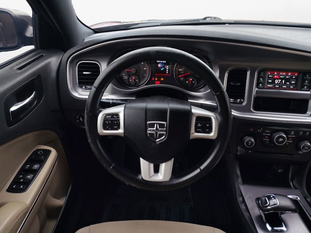 Used 2013 Dodge Charger SE w/ Connectivity Group image 19