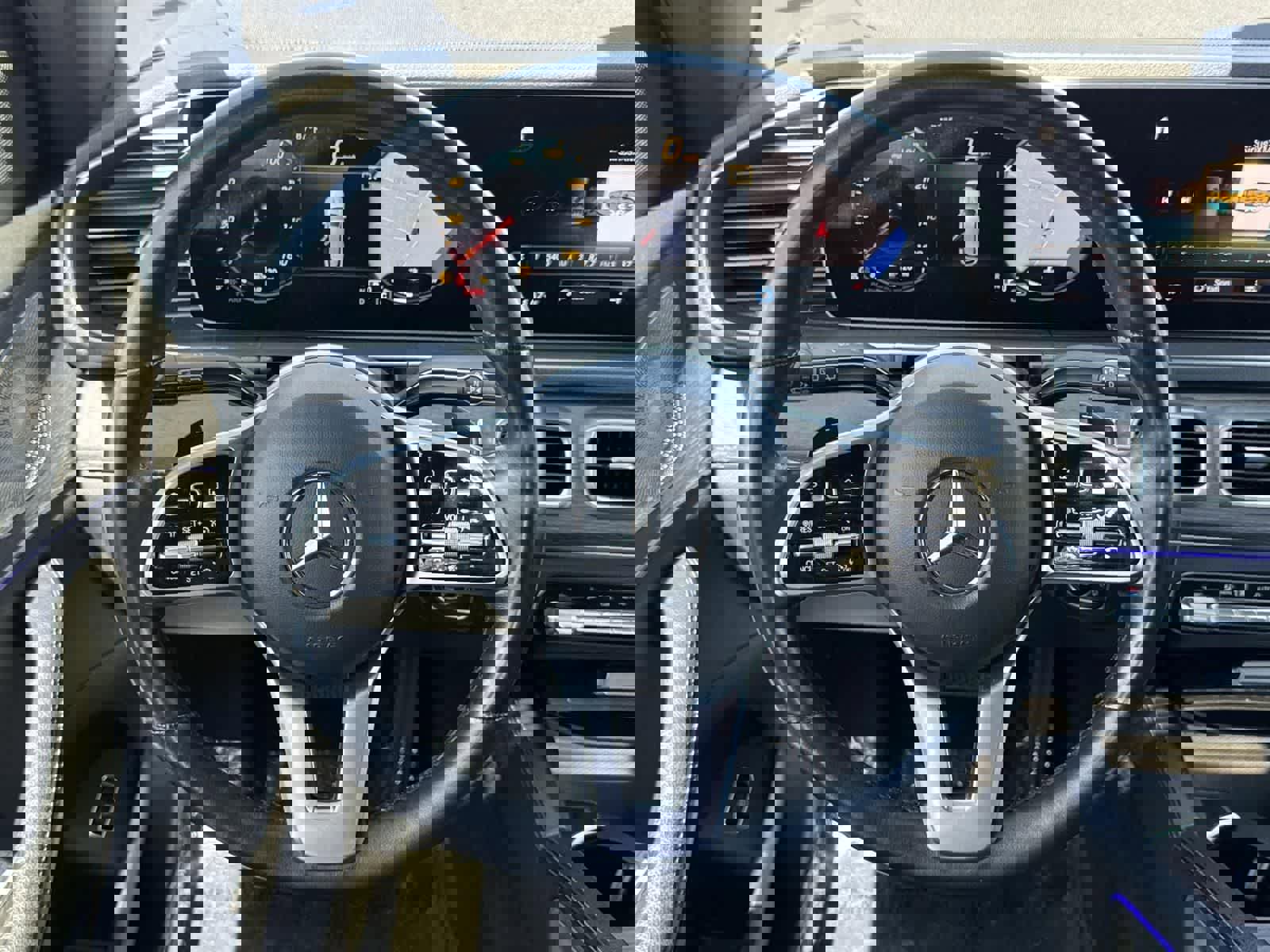 Used 2022 Mercedes-Benz GLE 350 4MATIC image 11