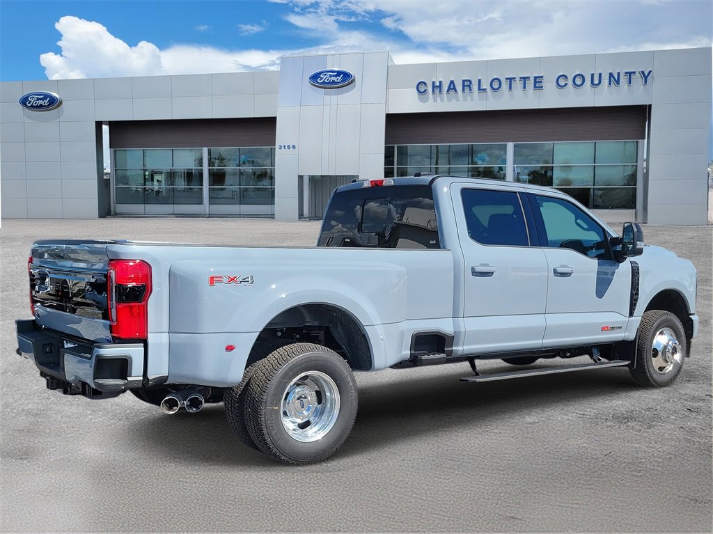 New 2026 Ford F350 4x4 Crew Cab DRW Super Duty image 4