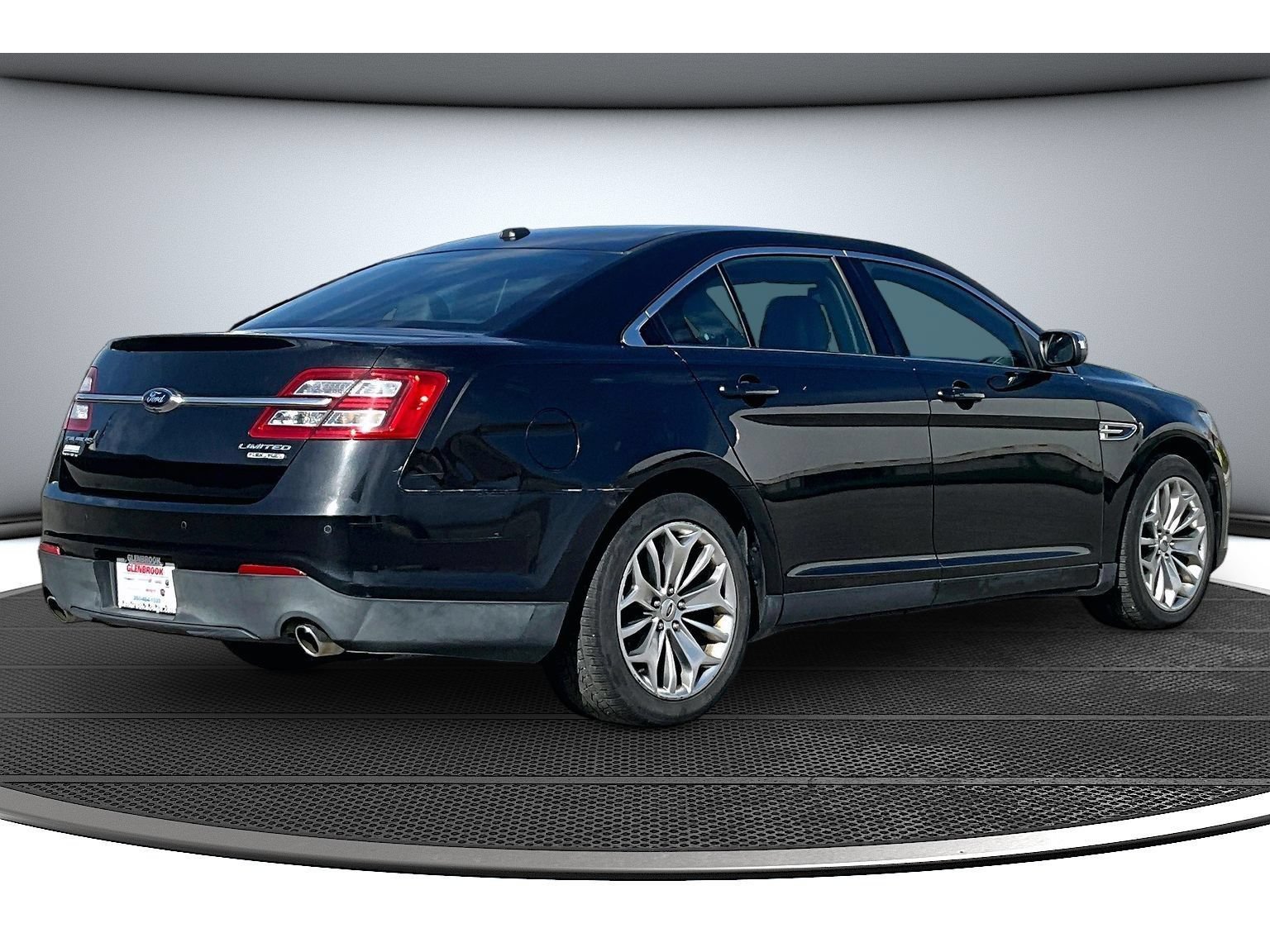 Used 2013 Ford Taurus Limited FWD image 18