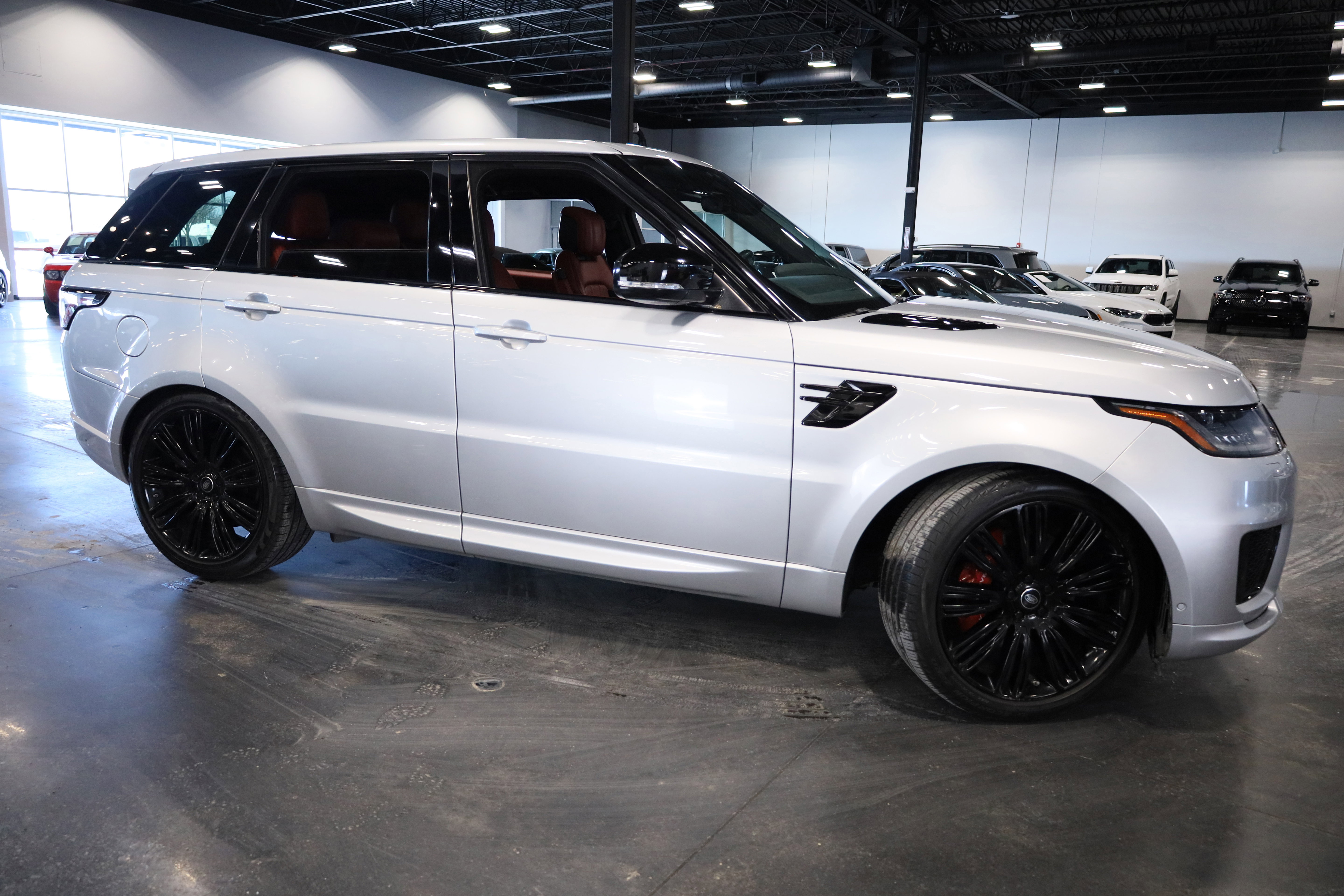 Used 2020 Land Rover Range Rover Sport HSE Dynamic image 8