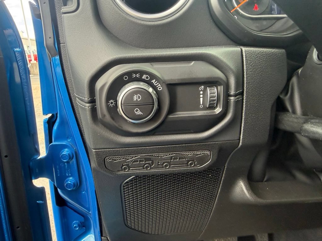 New 2026 Jeep Gladiator Sport AWD/4WD image 12