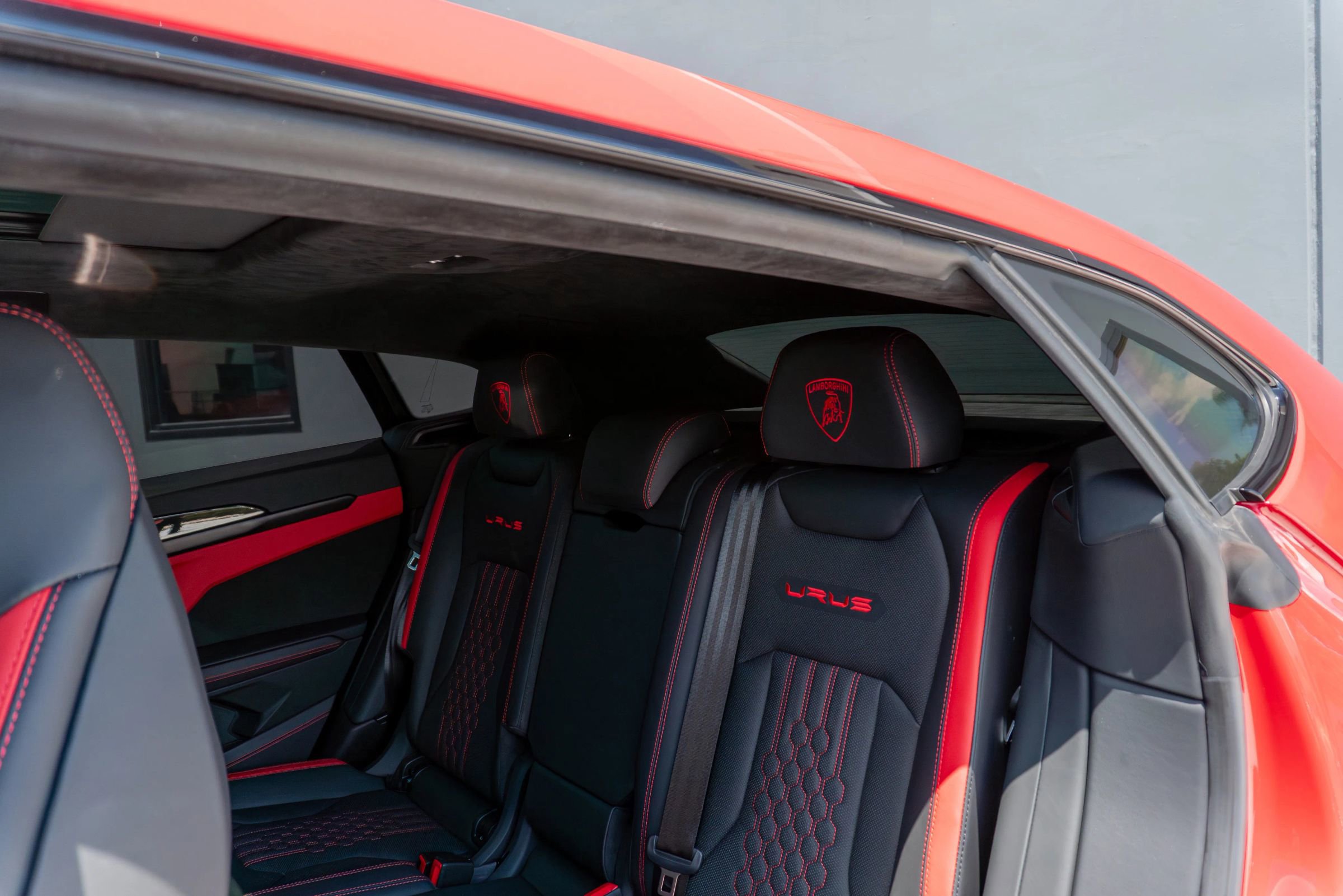 Used 2024 Lamborghini Urus S AWD/4WD image 52