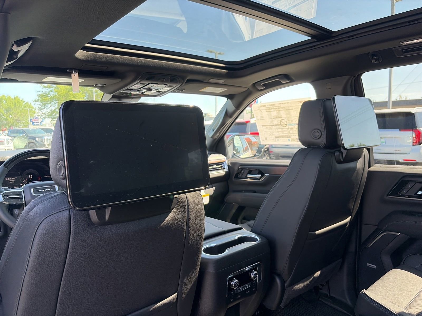 New 2026 GMC Yukon Denali w/ Denali Reserve Package AWD/4WD image 24