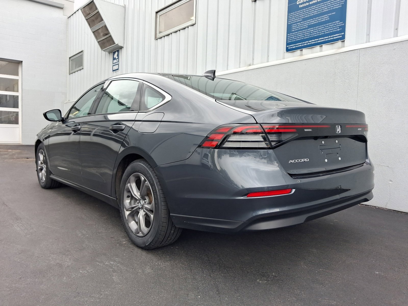 Used 2024 Honda Accord EX image 3