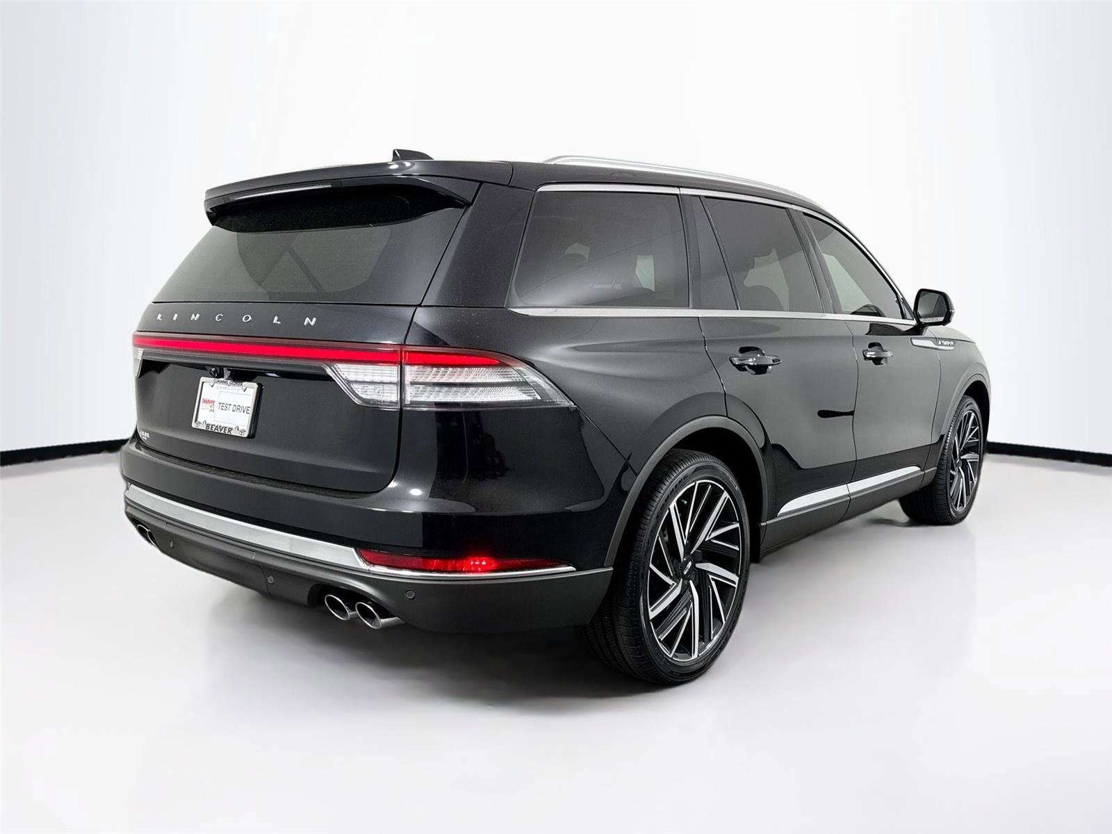Used 2025 Lincoln Aviator Reserve w/ Equipment Group 201A AWD/4WD image 2