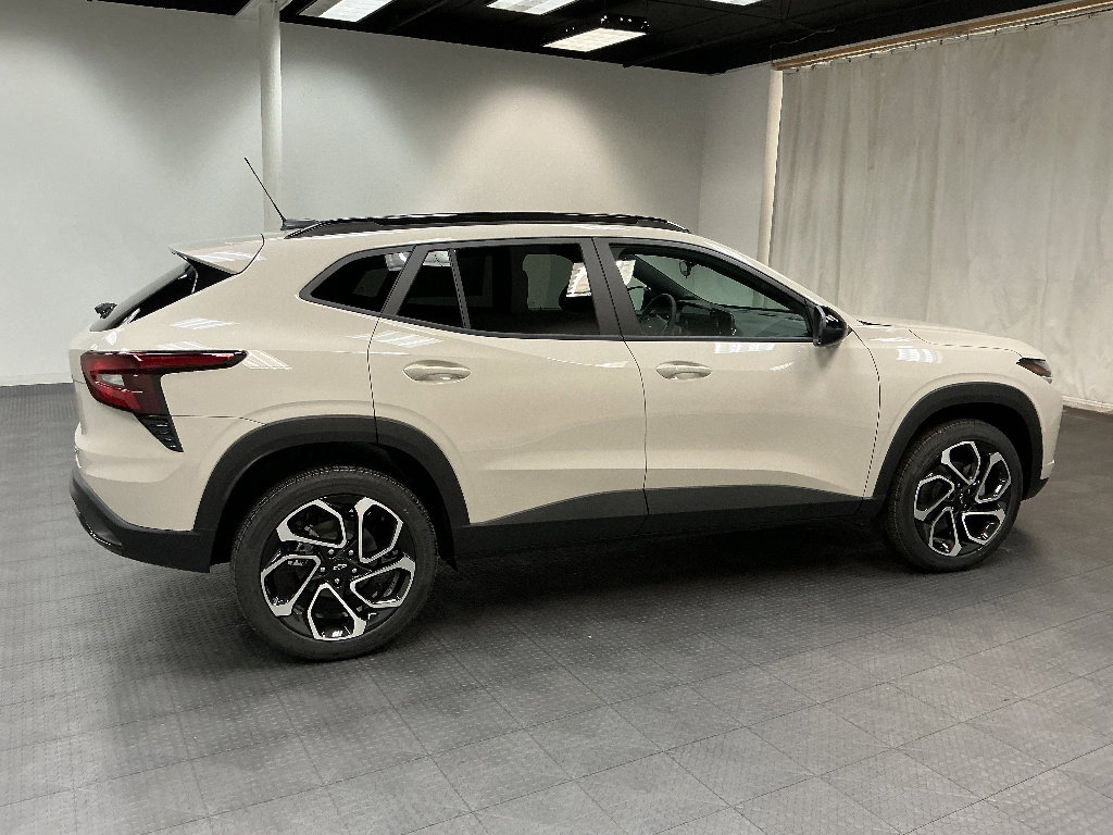 New 2026 Chevrolet Trax RS FWD image 6