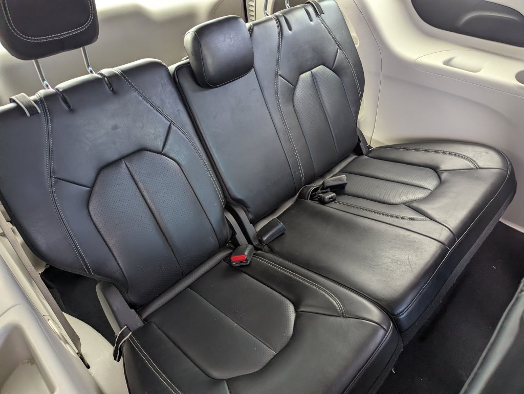 Used 2023 Chrysler Pacifica Touring-L FWD image 33