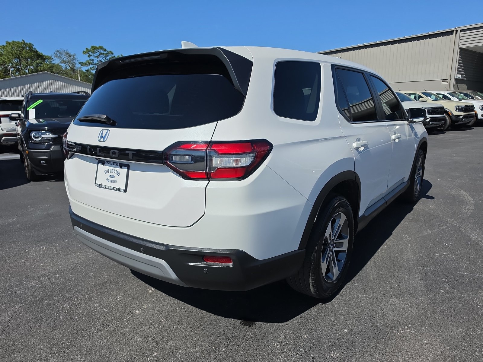 Used 2025 Honda Pilot EX-L image 5