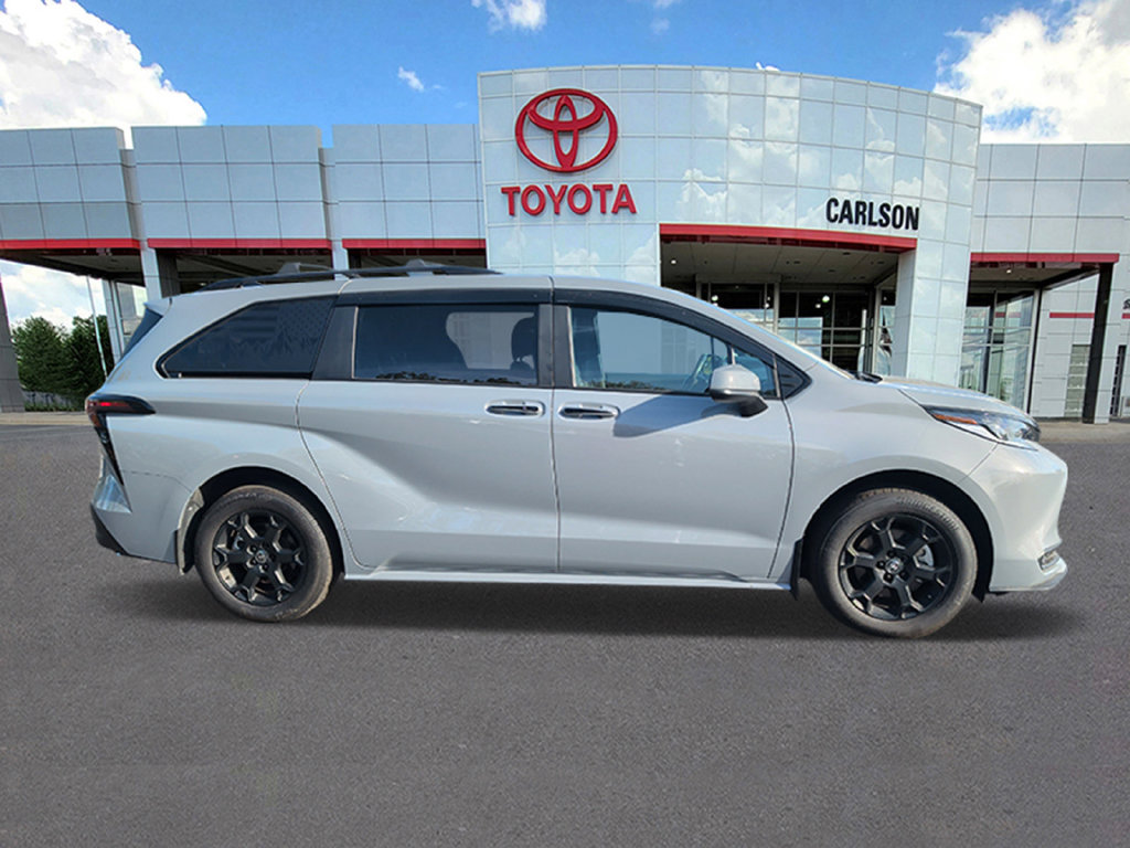 Used 2025 Toyota Sienna XLE Woodland Edition AWD/4WD image 4