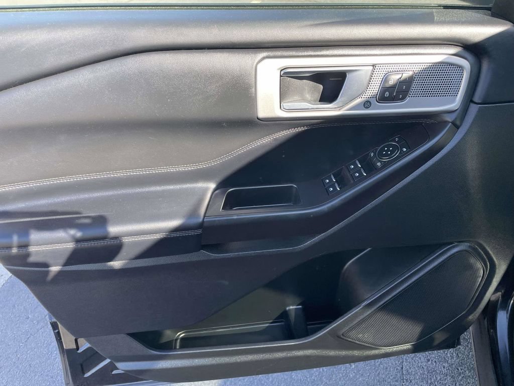Used 2020 Ford Explorer Platinum AWD/4WD image 26