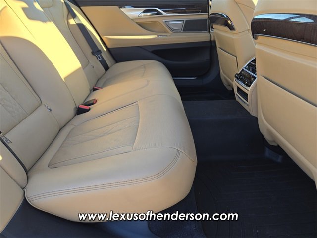Used 2019 BMW 750i w/ Executive Package image 16