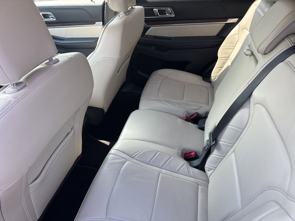 Used 2019 Ford Explorer Limited w/ Limited Luxury Package AWD/4WD image 11