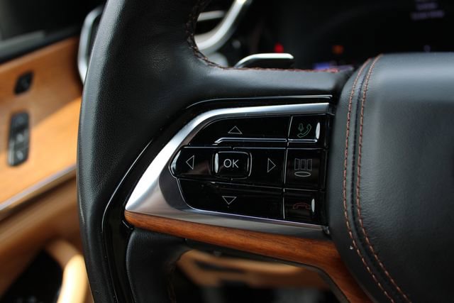 Used 2022 Jeep Grand Cherokee L Summit AWD/4WD image 13