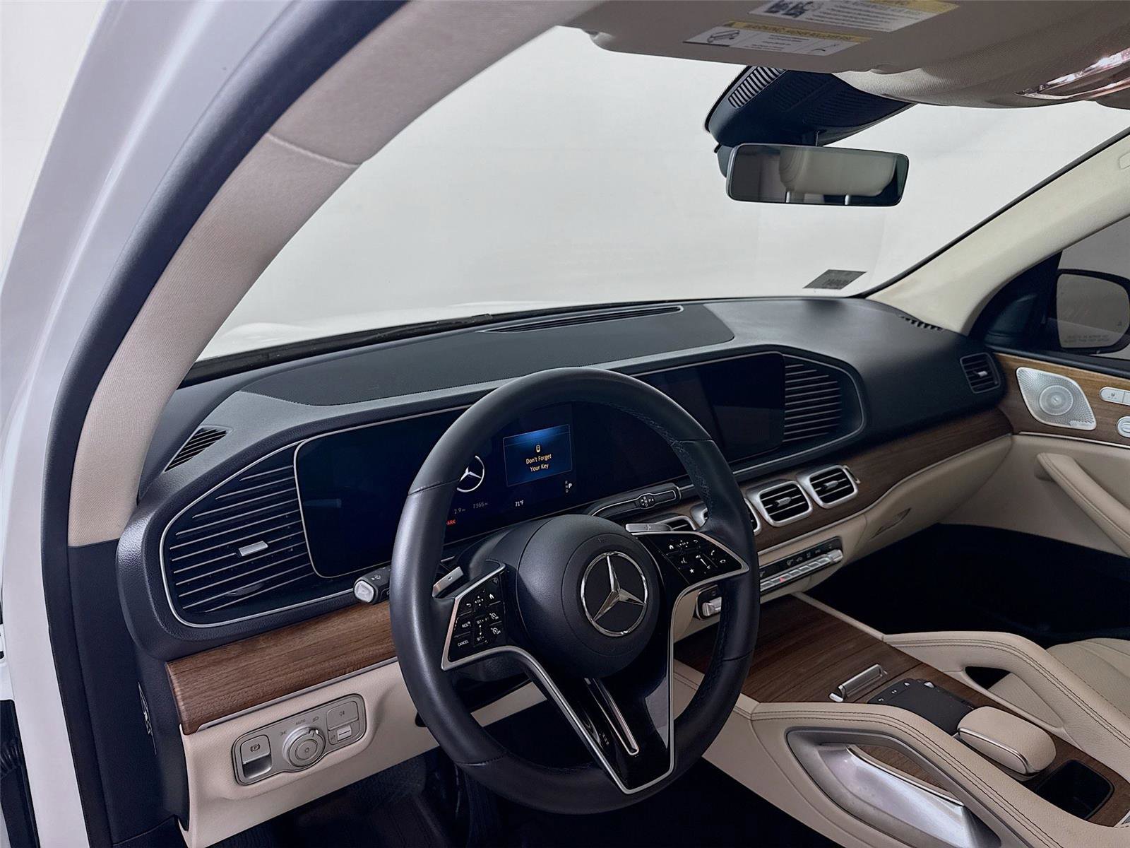 Used 2025 Mercedes-Benz GLE 350 4MATIC image 9