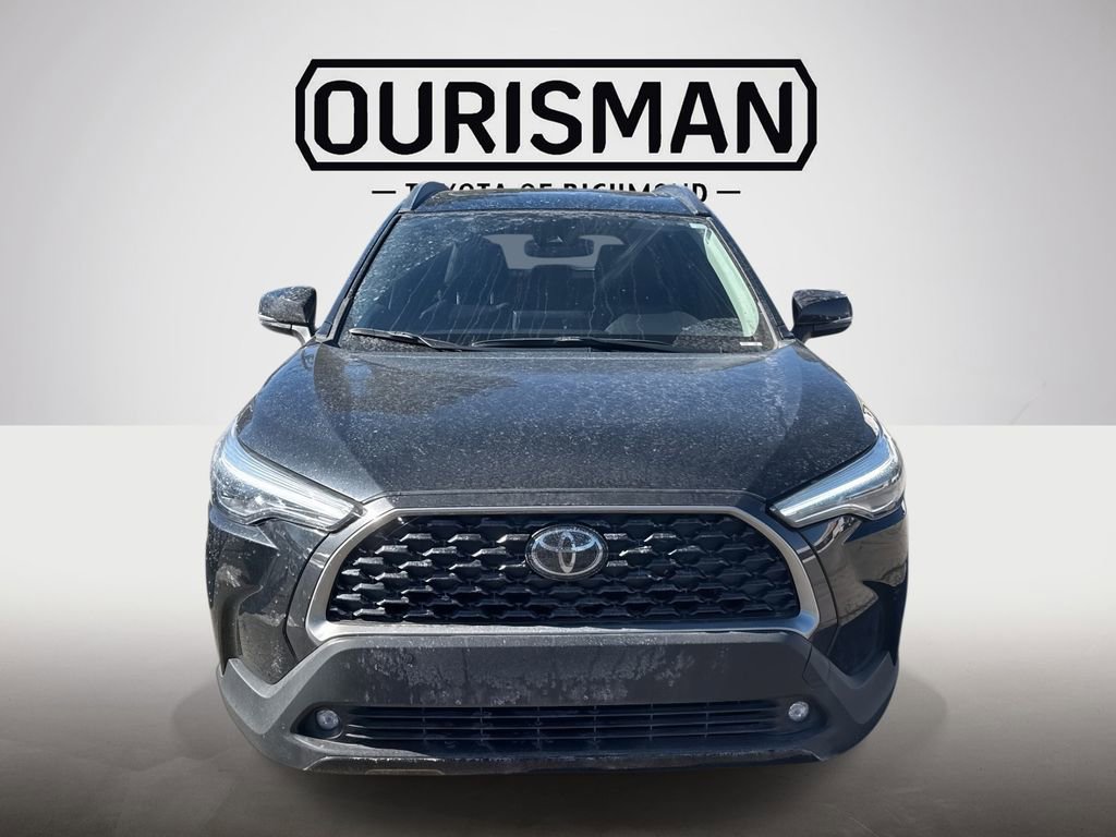 Used 2022 Toyota Corolla Cross XLE image 2