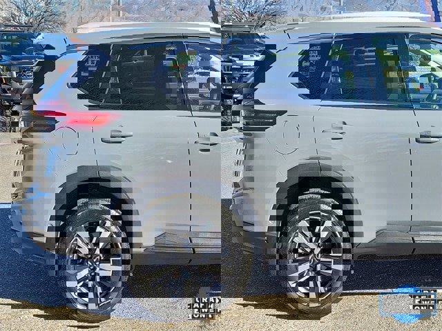 Certified 2025 Nissan Rogue SL w/ SL Premium Package image 4