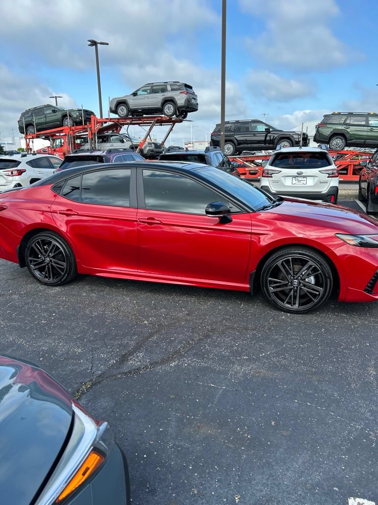Used 2025 Toyota Camry XSE AWD/4WD image 2
