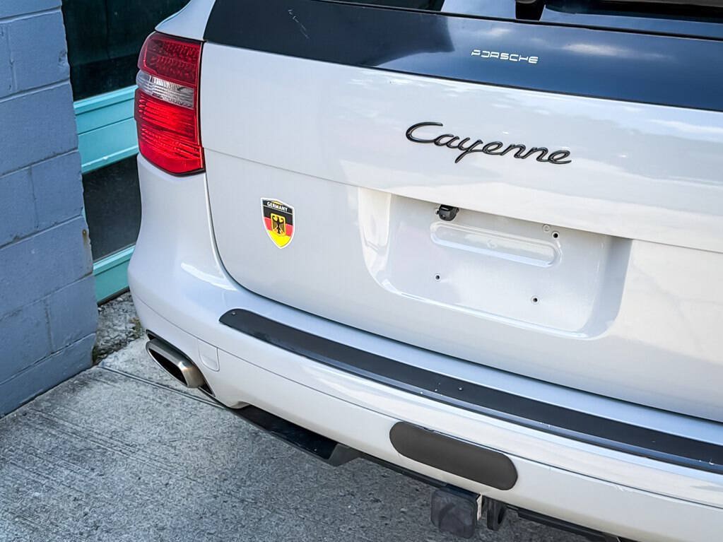 Used 2010 Porsche Cayenne AWD/4WD image 5