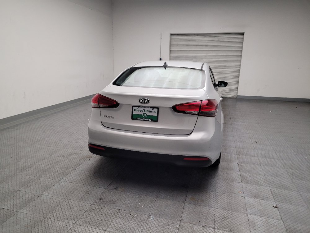 Used 2017 Kia Forte LX FWD image 7
