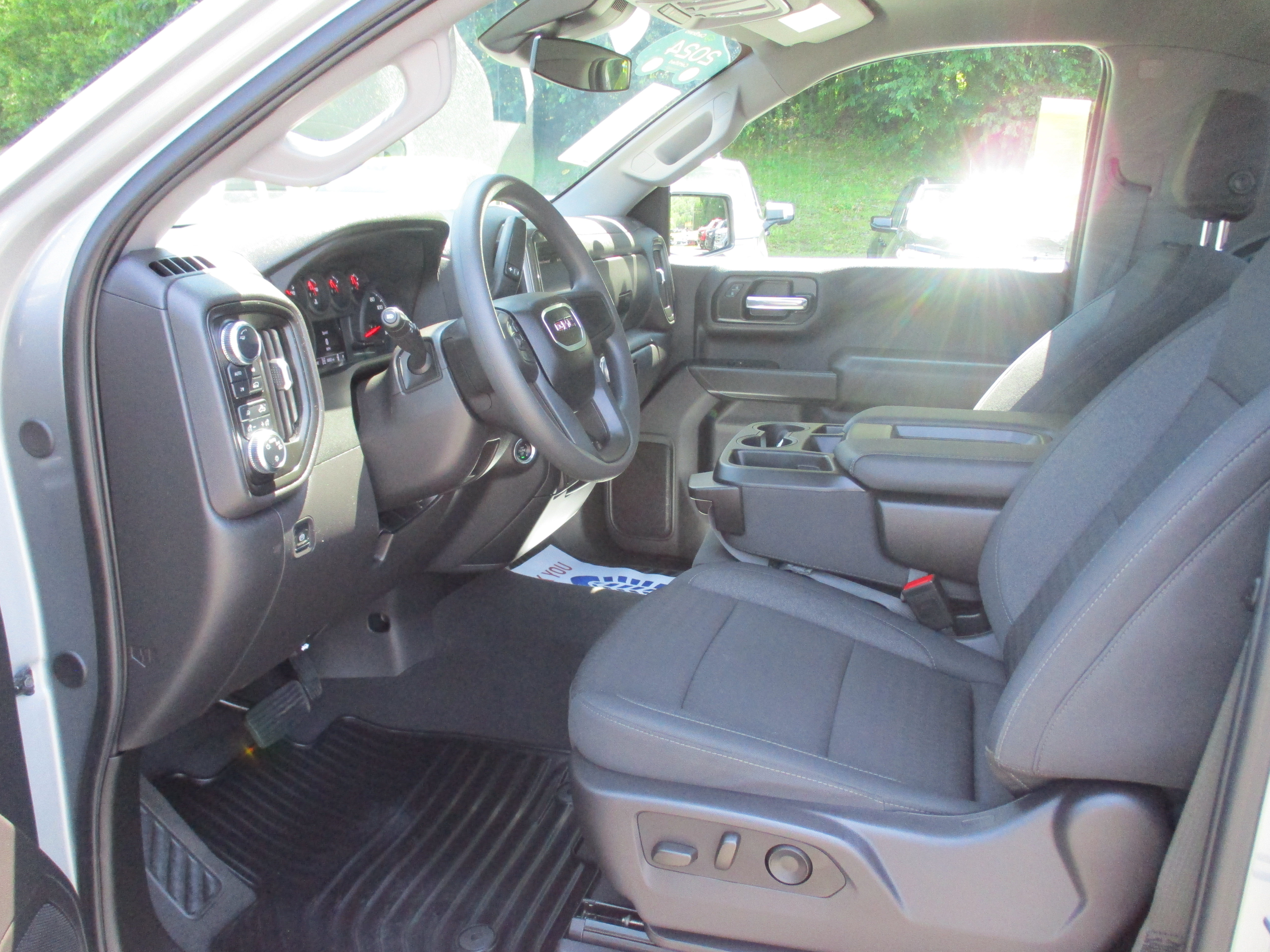 Used 2024 GMC Sierra 1500 Pro w/ Pro Value Package AWD/4WD image 11