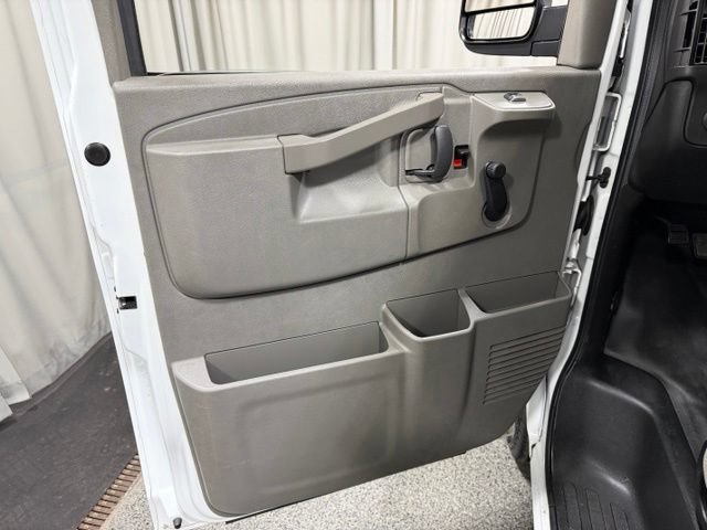 Used 2019 Chevrolet Express 2500 RWD image 14