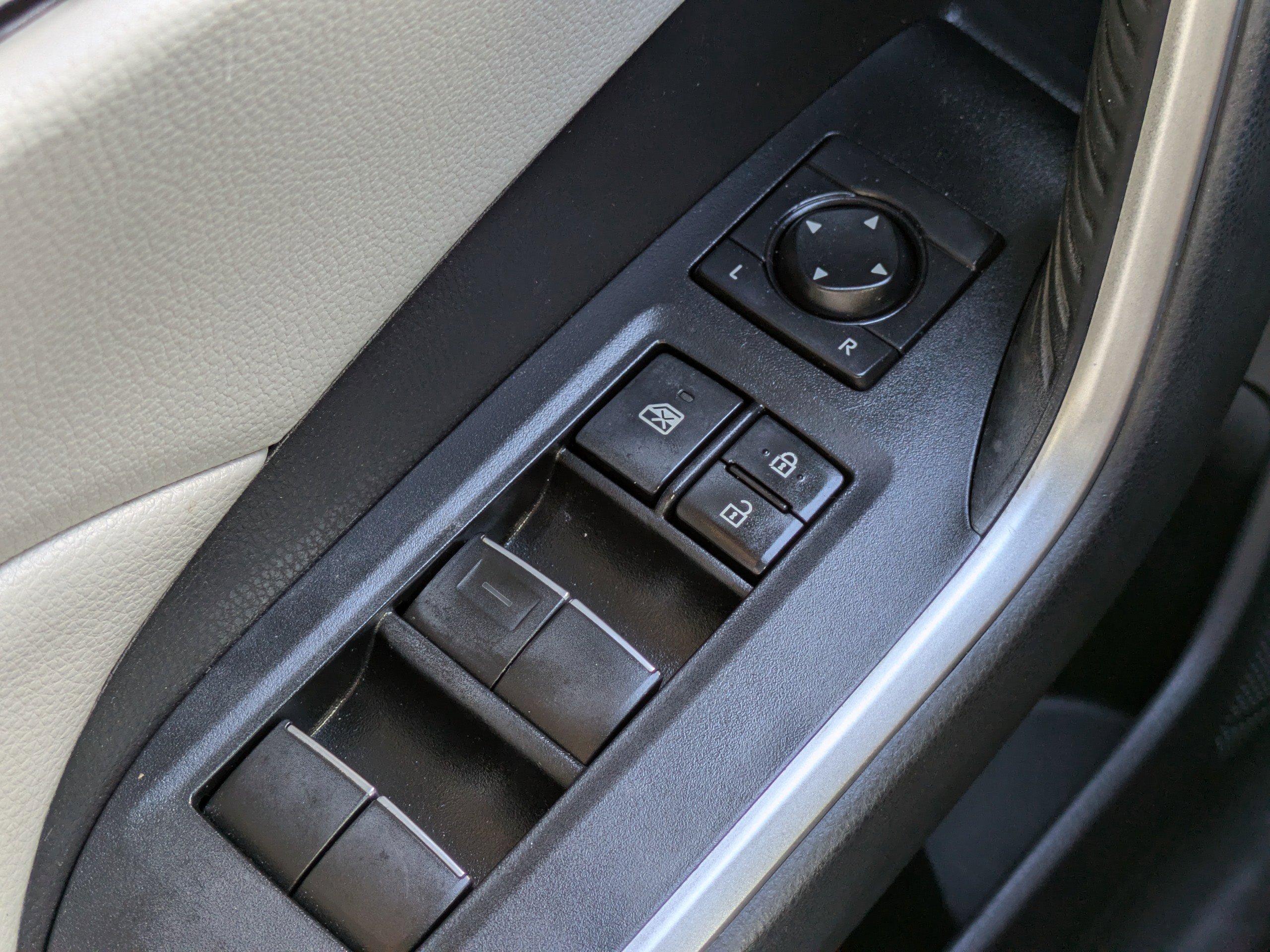 Used 2021 Toyota RAV4 XSE image 20