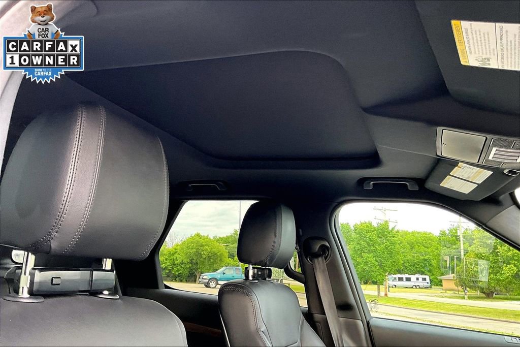 Used 2018 Land Rover Discovery HSE AWD/4WD image 19