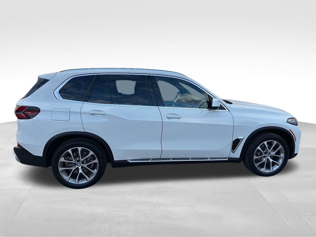 Used 2026 BMW X5 xDrive40i AWD/4WD image 5