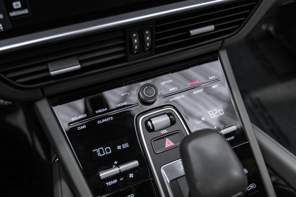 Used 2020 Porsche Cayenne Turbo image 25