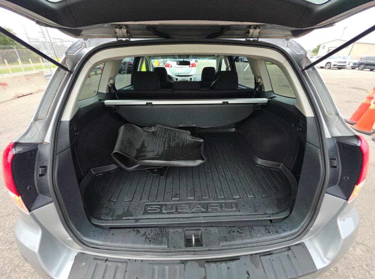 Used 2011 Subaru Outback 2.5i Premium AWD/4WD image 15