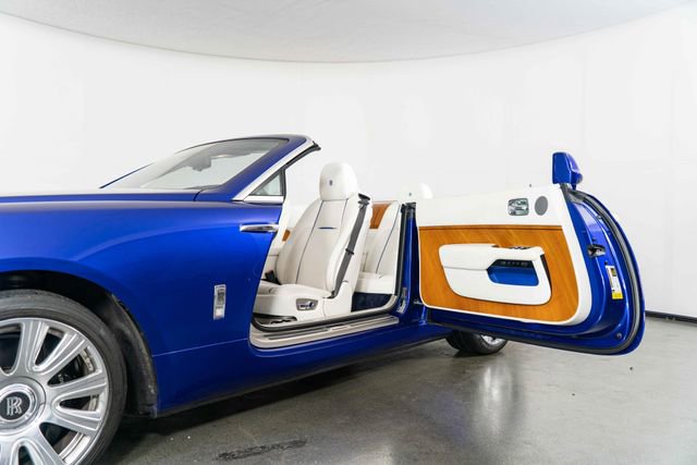 Used 2017 Rolls-Royce Dawn image 14