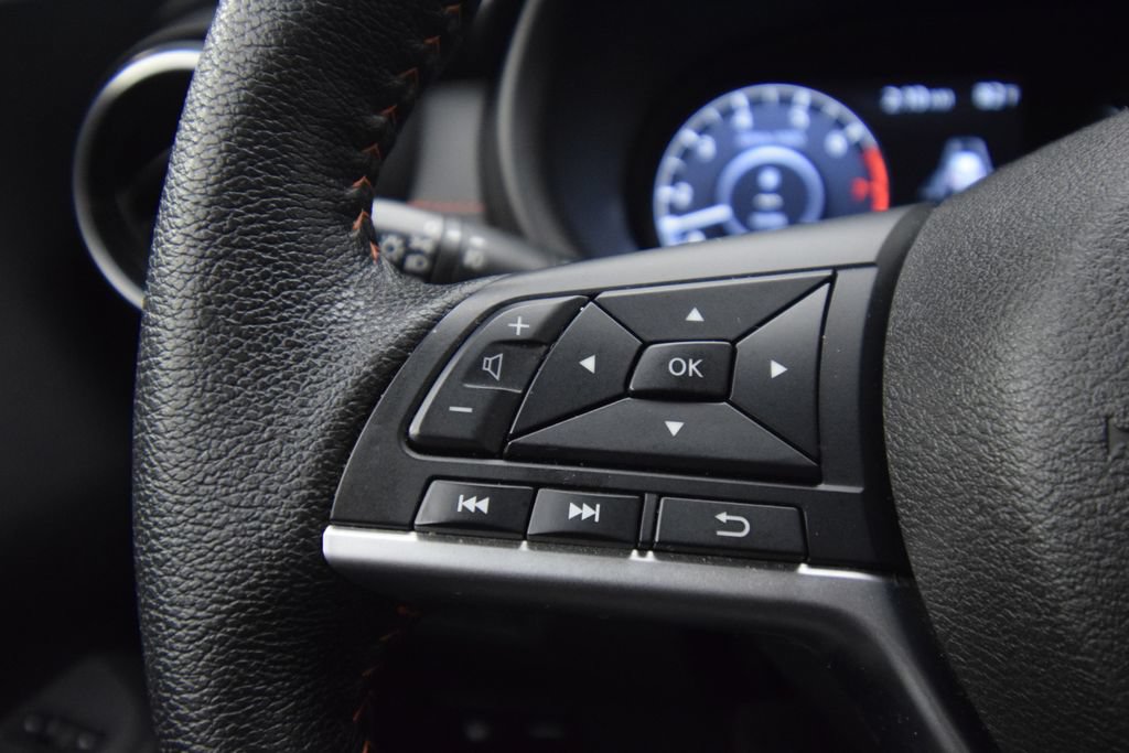 Used 2021 Nissan Kicks SR w/ SR Premium Package FWD image 30