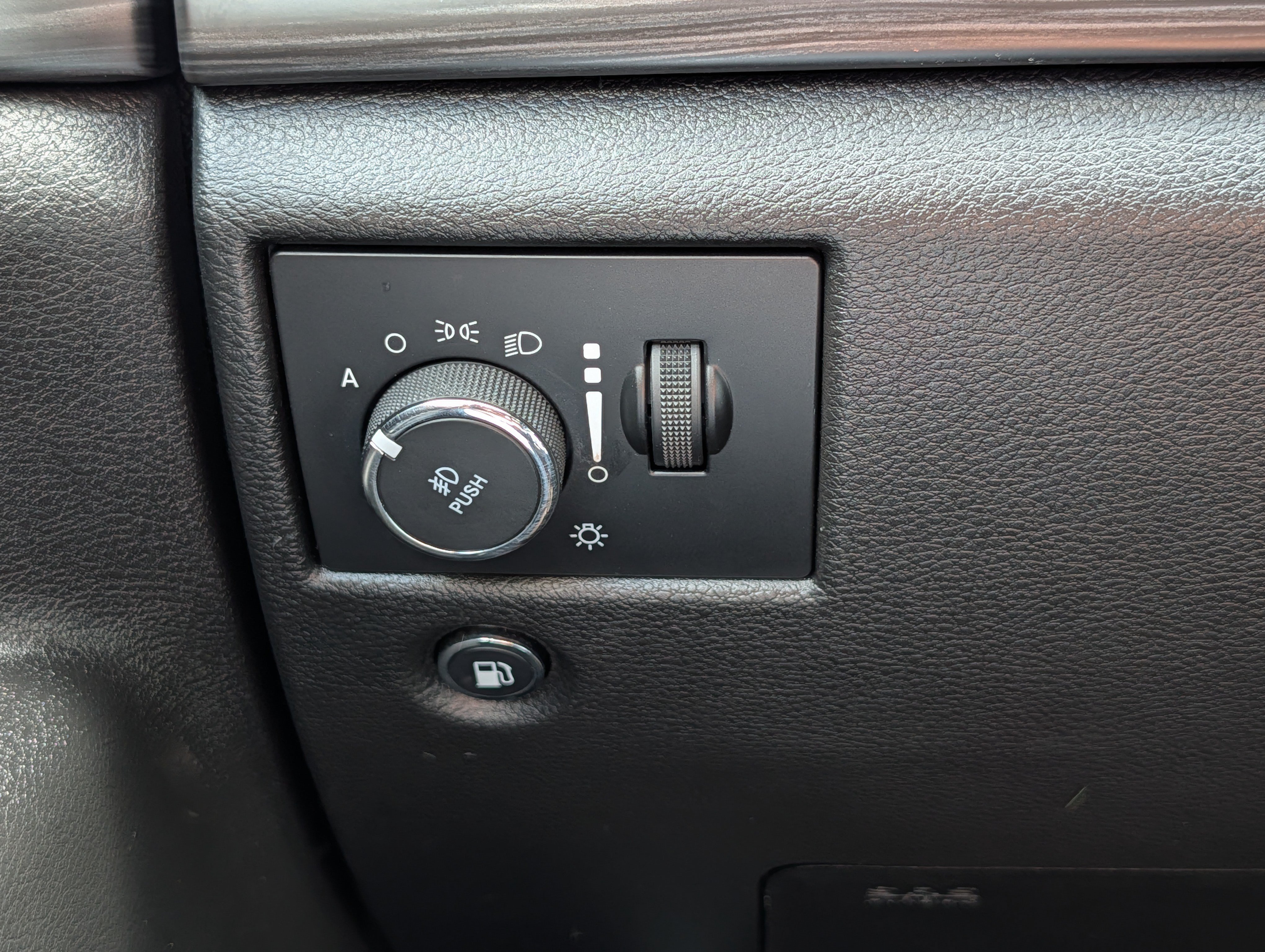 Used 2021 Jeep Grand Cherokee Laredo X AWD/4WD image 26