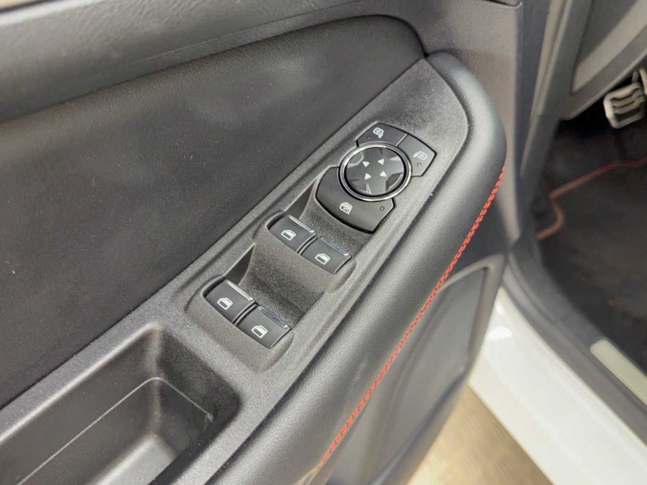 Certified 2021 Ford Edge ST-Line FWD image 15